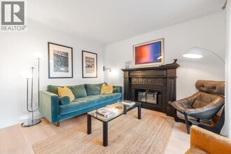 2133 Dundas St in Vancouver, BC - Building Photo - Building Photo