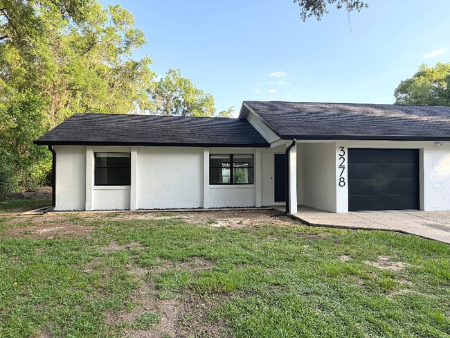 3278 E Crown Dr