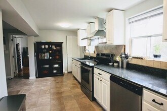 111 Lakewood St in Worcester, MA - Building Photo - Building Photo