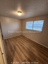 320 NW 14th St in Pendleton, OR - Building Photo - Building Photo