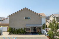 Goldenrod at Aurora Park in Fontana, CA - Foto de edificio - Building Photo