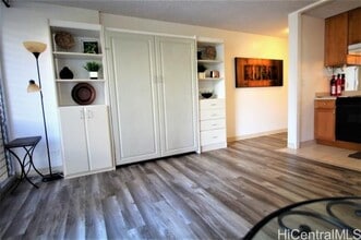 2345 Ala Wai Blvd in Honolulu, HI - Foto de edificio - Building Photo