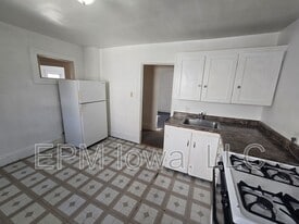 1424 Grant Ave in Waterloo, IA - Building Photo