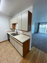 1707 Pacific Coast Hwy, Unit #320 in Hermosa Beach, CA - Foto de edificio - Building Photo