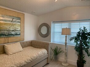 55 Boca Chica Rd in Key West, FL - Foto de edificio - Building Photo