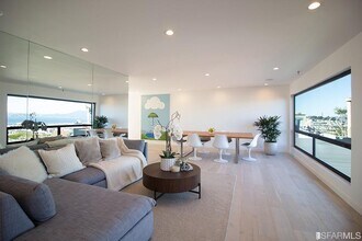 352 Chestnut St in San Francisco, CA - Building Photo - Building Photo