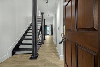 992 Neil Ave in Columbus, OH - Foto de edificio - Building Photo