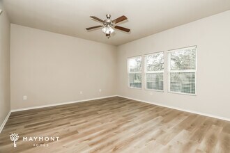15210 Pandion Dr in San Antonio, TX - Foto de edificio - Building Photo
