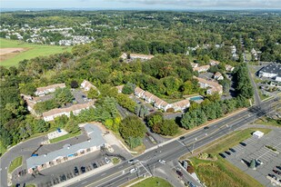 401 Talcottville Rd in Vernon, CT - Building Photo