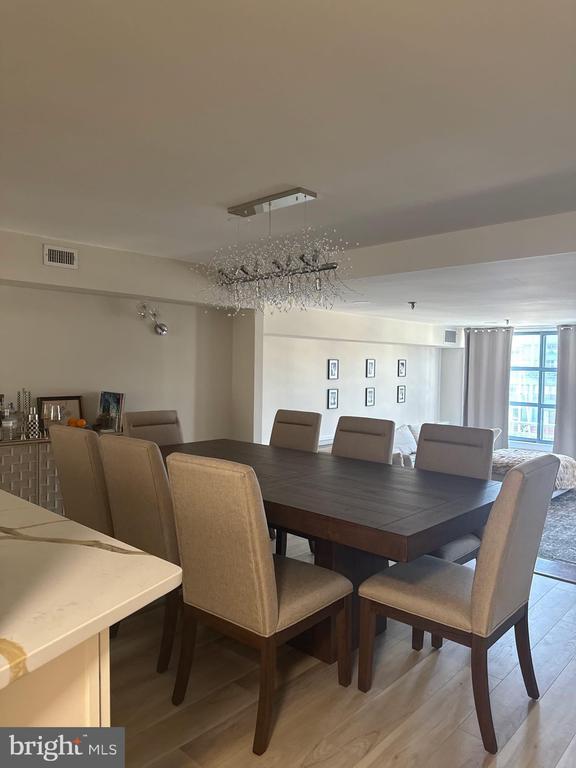 property at 7 N Christopher Columbus Blvd