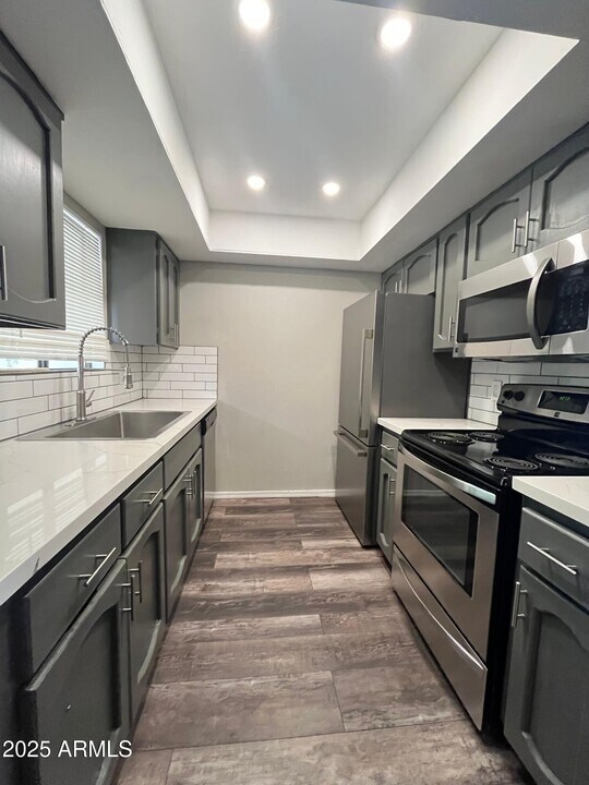 3119 W Cochise Dr in Phoenix, AZ - Foto de edificio