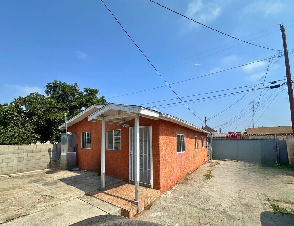 1023 E 22nd St in Los Angeles, CA - Building Photo