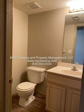 910 Garden Dr in Harrisonville, MO - Building Photo - Building Photo