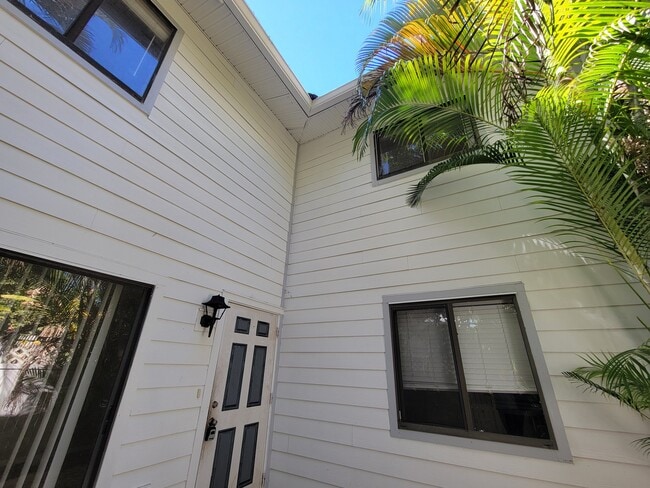 property at 7752 Tamara Lee Ct