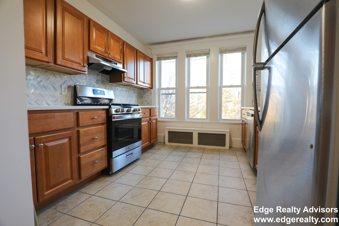 30 Radnor Rd, Unit 1 in Boston, MA - Building Photo