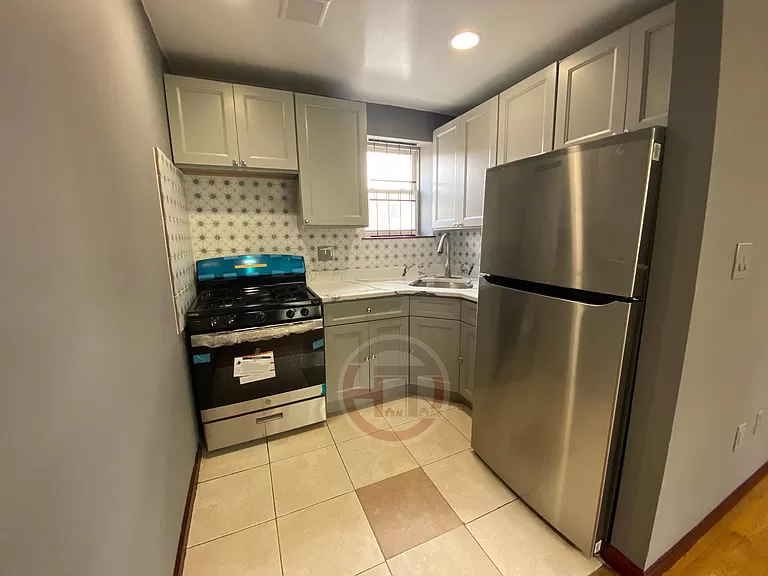 1272 Mayflower Ave-Unit -2 in Bronx, NY - Building Photo