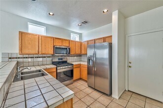 5009 Ocean Springs Ave in Las Vegas, NV - Building Photo - Building Photo
