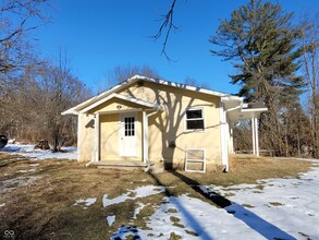 732 Upper Schooner Rd in Nashville, IN - Foto de edificio - Building Photo