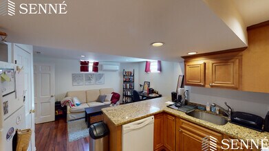 9 Ashton Pl, Unit B in Cambridge, MA - Building Photo - Building Photo