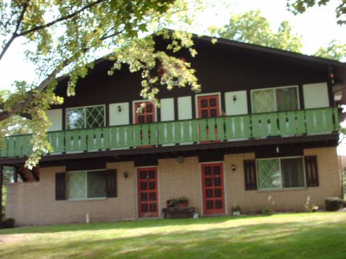 Chalet North I & II in Vassar, MI - Building Photo