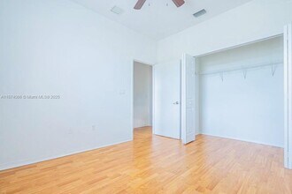 784 SW 106th Ave in Pembroke Pines, FL - Building Photo - Building Photo
