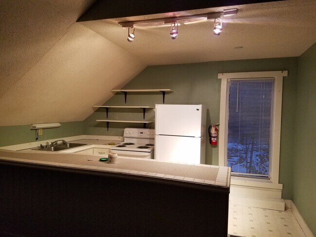 332 School St, Unit B photo'