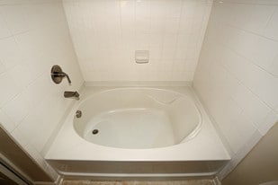 Residence at Marina Bay in Irmo, SC - Building Photo