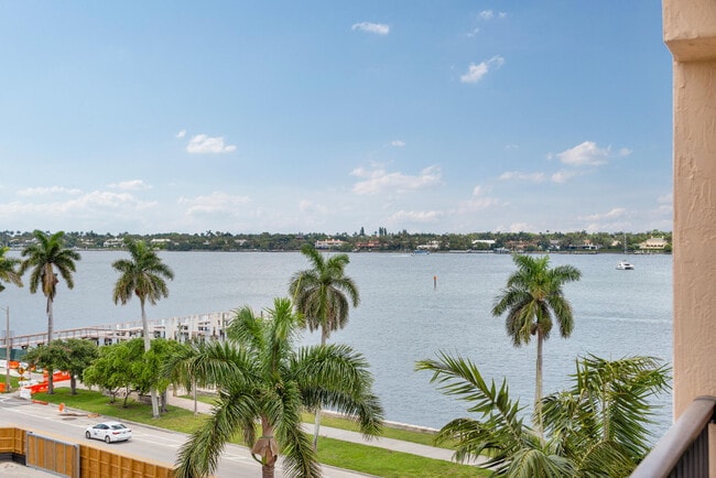 property at 1801 N Flagler Dr