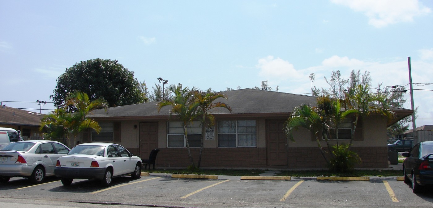 35th Street Apartments in Pompano Beach, FL - Foto de edificio