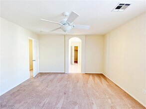 4074 Sparrow Rock St in Las Vegas, NV - Building Photo - Building Photo