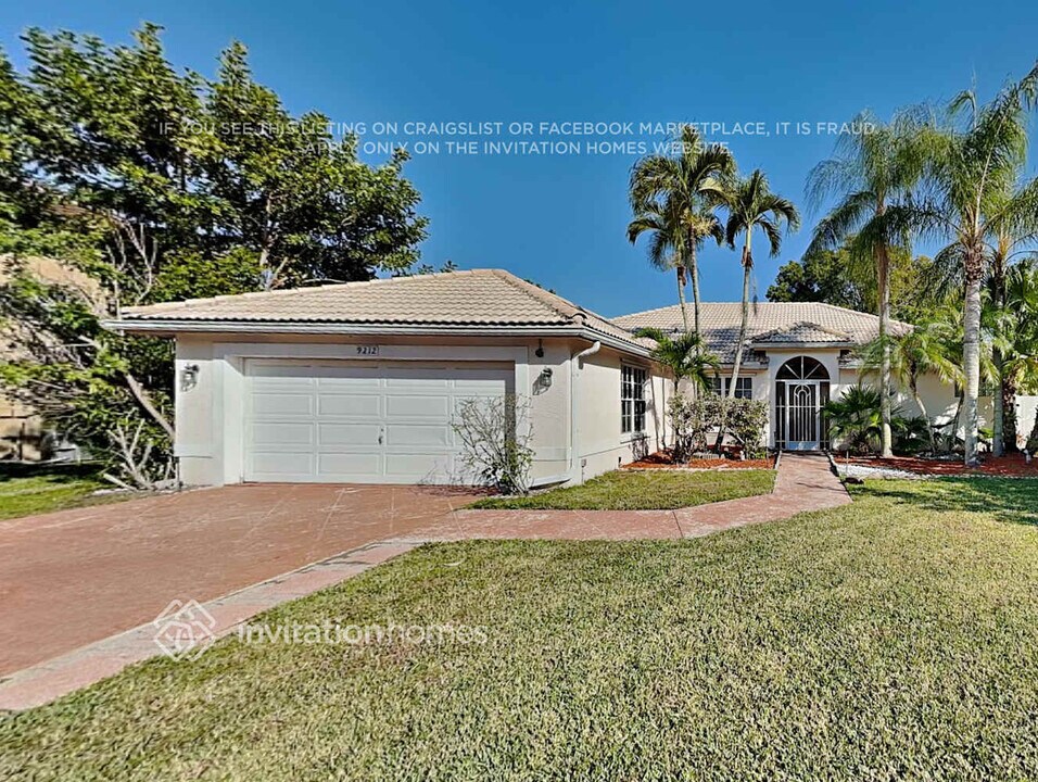 9212 Renoir Ct in Boynton Beach, FL - Foto de edificio
