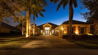3352 Siena Cir in Wellington, FL - Building Photo