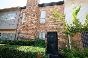 6111 Beverly Hill St in Houston, TX - Building Photo