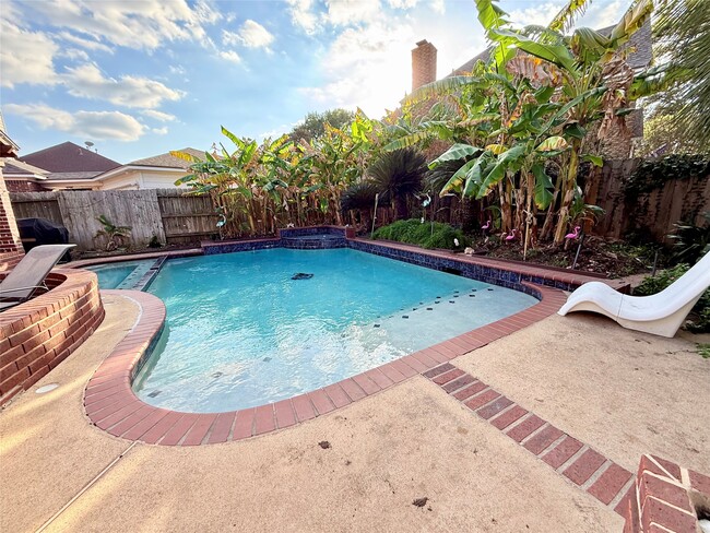 16002 Garden Hill Ln in Houston, TX - Building Photo - Building Photo