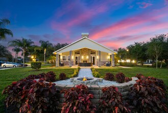 The Lodge at Woodlake in Lakeland, FL - Building Photo - Building Photo