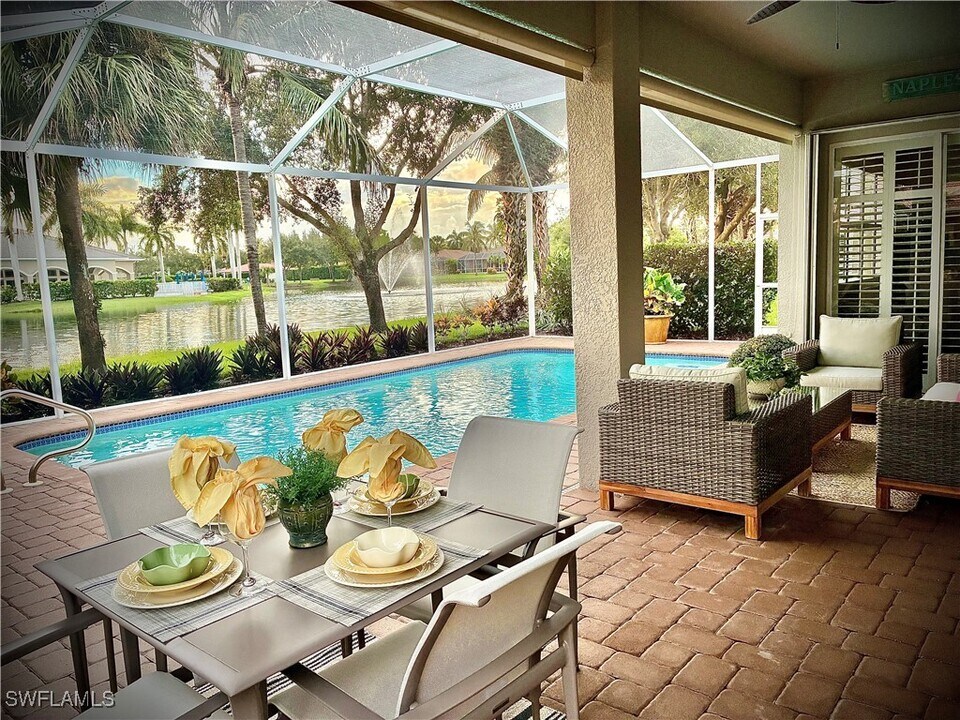 14291 Manchester Dr in Naples, FL - Building Photo