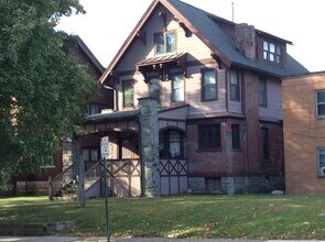 226 E 14th Ave in Columbus, OH - Building Photo - Building Photo