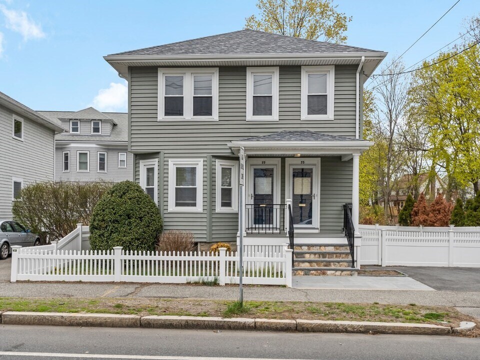 77 Lake St in Arlington, MA - Building Photo