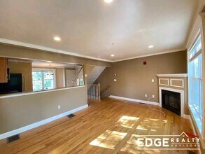 18 Middle St in Waltham, MA - Building Photo - Building Photo