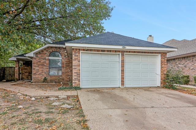 304 Ironbark Dr in Arlington, TX - Building Photo