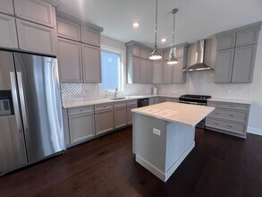 631 Fairview Ave NE in Grand Rapids, MI - Building Photo - Building Photo