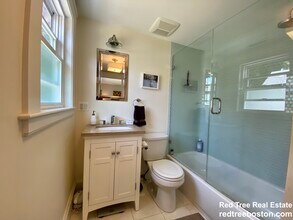 55 Eliot Cres, Unit 1 in Chestnut Hill, MA - Building Photo - Building Photo