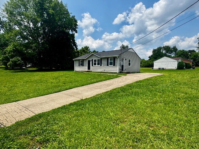 878 Wedgewood Ct in Clarksville, TN - Building Photo - Building Photo