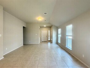 11313 Lago de Garda Dr in Austin, TX - Building Photo - Building Photo