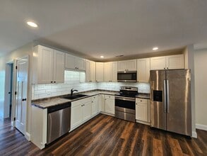 517 Hendrickson St, Unit A in Clinton, TN - Building Photo - Building Photo