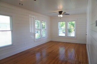 1513 W Main St in Brenham, TX - Building Photo - Building Photo