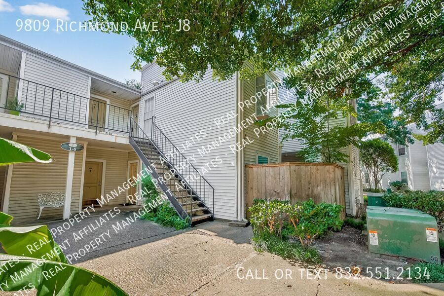 9809 Richmond Ave. in Houston, TX - Building Photo