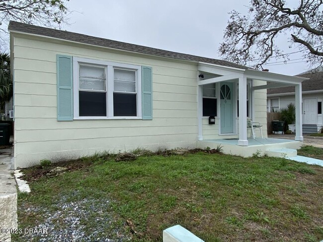 215 N Oleander Ave in Daytona Beach, FL - Building Photo - Building Photo