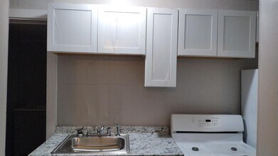 11 Broadhead Ave, Unit 1 in Jamestown, NY - Building Photo - Building Photo