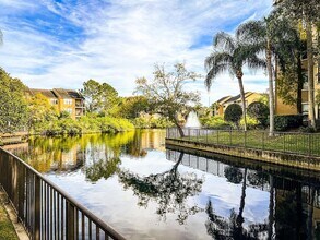 11901 4th St N, Unit 8102 in St. Petersburg, FL - Foto de edificio - Building Photo